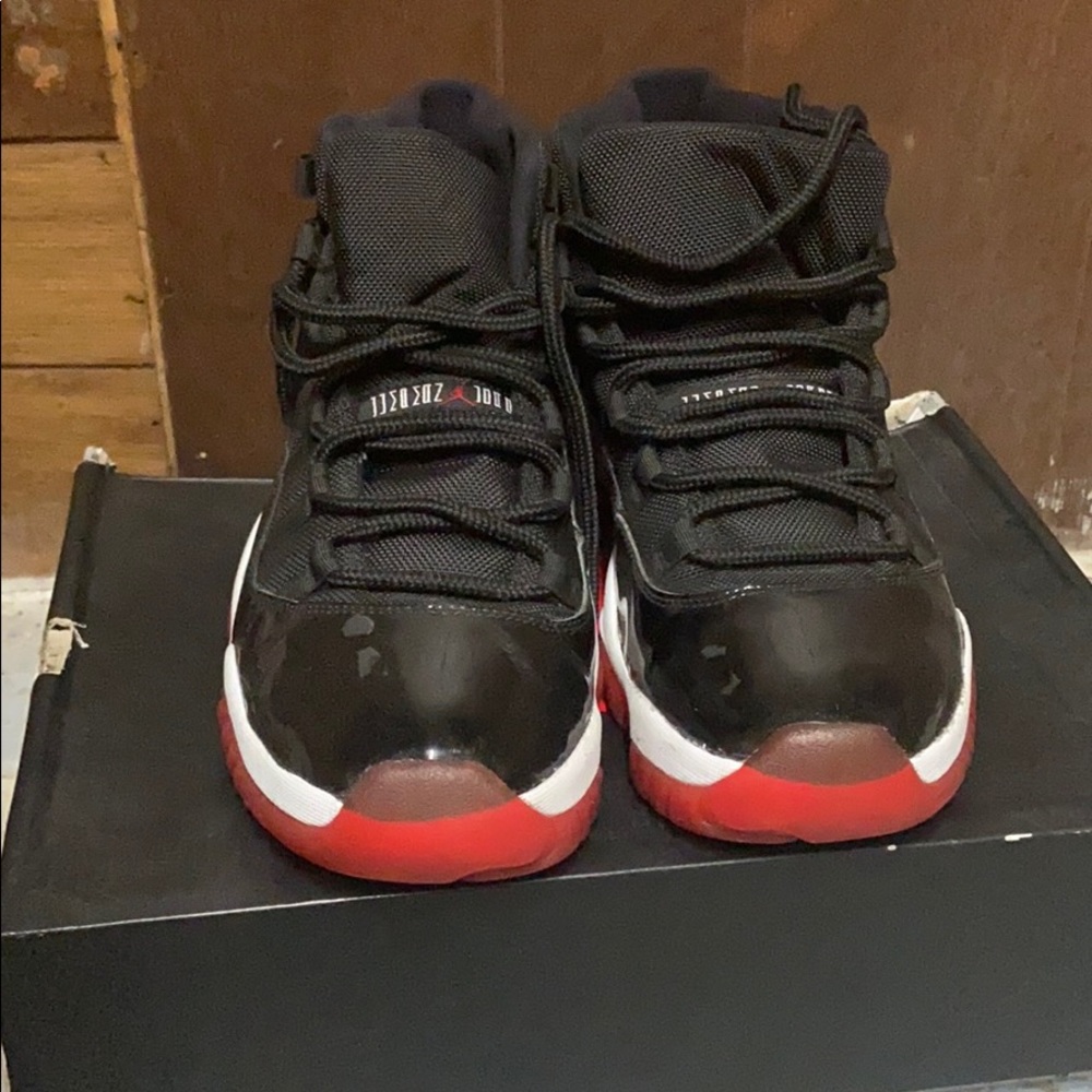 20012 jordan bred 11s - Picture 3 of 6